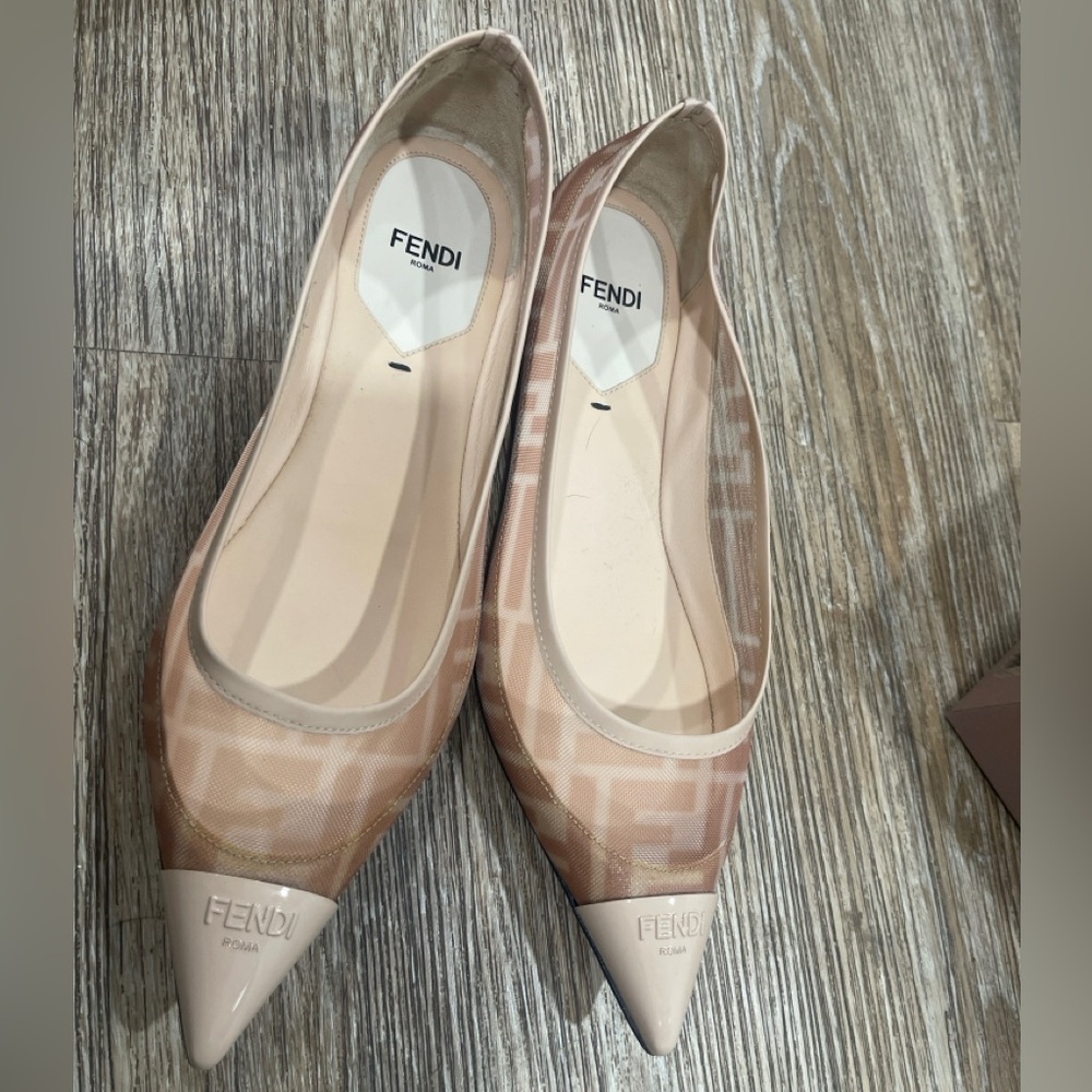Fendi Women's Nude and Cream Flats – Size EU 37.5 (US 7.5)